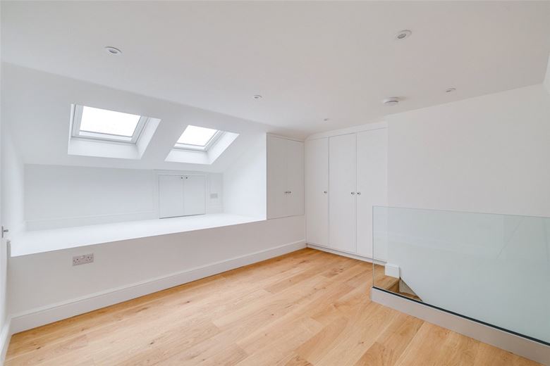 4 bedroom house, Hannell Road, London SW6