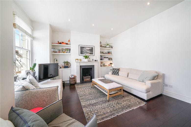 3 bedroom flat, Wardo Avenue, London SW6 - Available