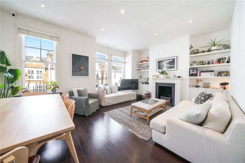 3 bedroom flat, Wardo Avenue, London SW6 - Available