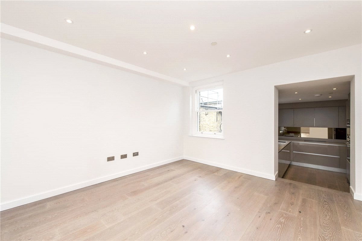 2 bedroom flat, King Street, London W6 - Available