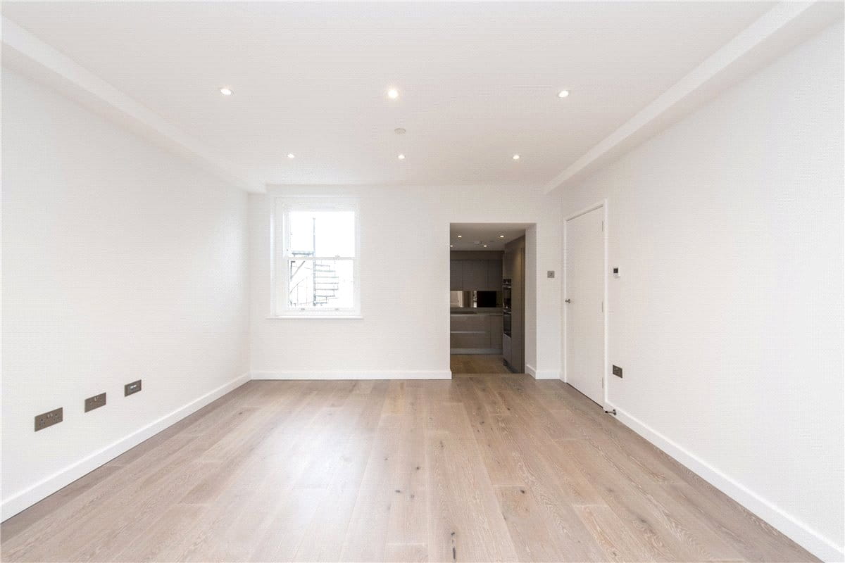 2 bedroom flat, King Street, London W6 - Available