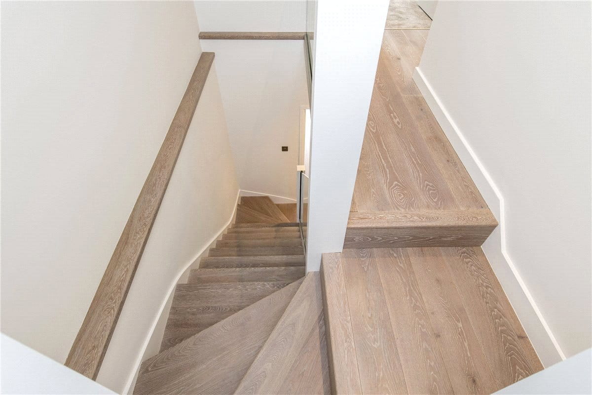 2 bedroom flat, King Street, London W6 - Available