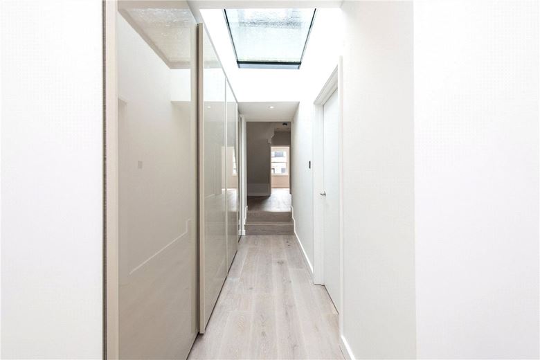 2 bedroom flat, King Street, London W6 - Available