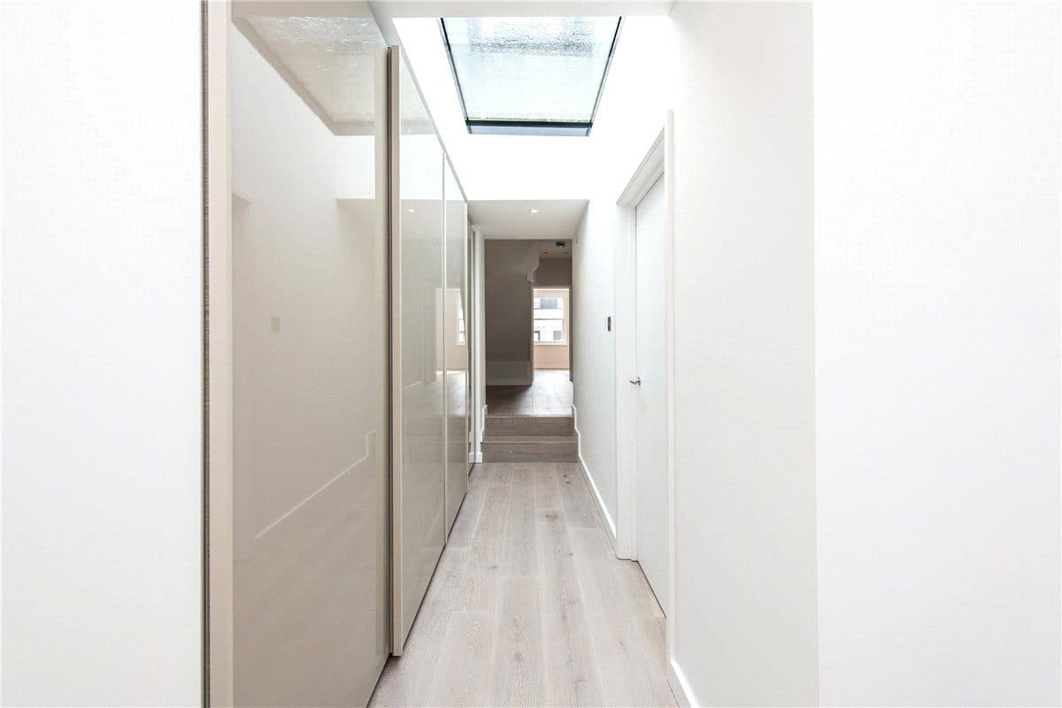 2 bedroom flat, King Street, London W6 - Available