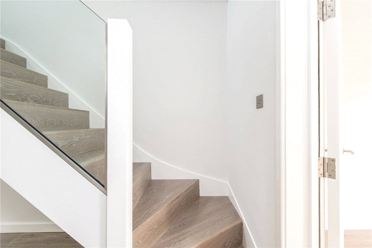 2 bedroom flat, King Street, London W6 - Available