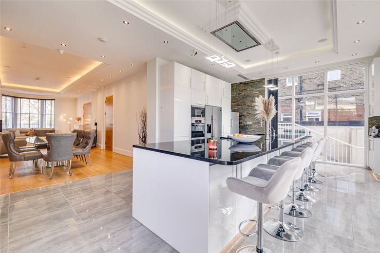 5 bedroom house, Fulham Palace Road, Fulham SW6 - Available