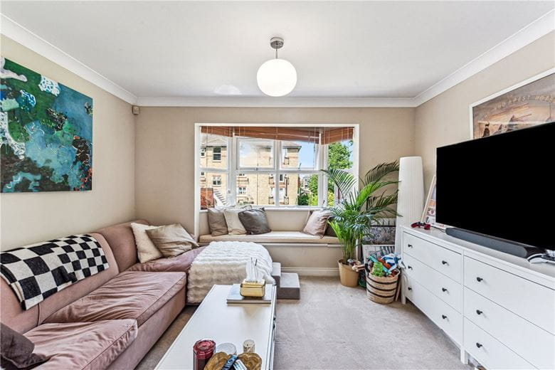 2 bedroom flat, Clockhouse Place, London SW15 - Available