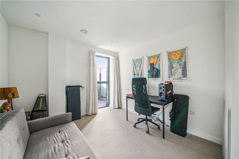 2 bedroom flat, Beatrice Place, London SW19 - Available