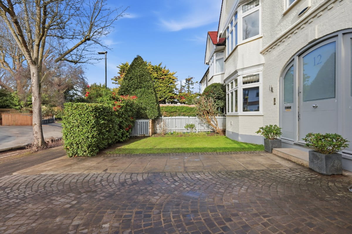 5 bedroom house, Belgrave Road, Barnes SW13 - Available