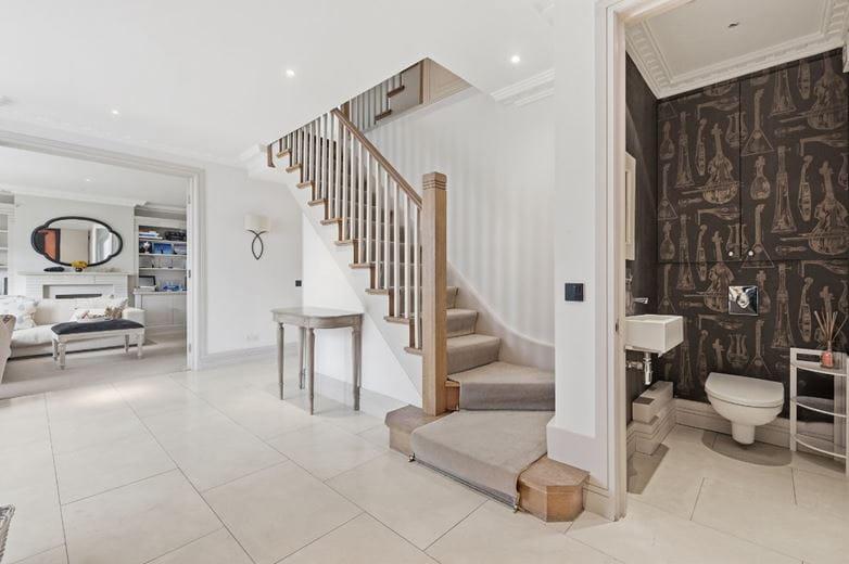 5 bedroom house, Belgrave Road, Barnes SW13 - Available
