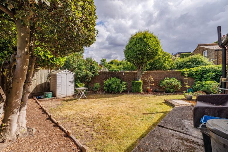 1 bedroom flat, Railway Side, London SW13 - Available