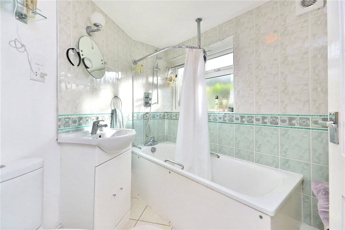 2 bedroom house, Beverley Path, London SW13 - Available