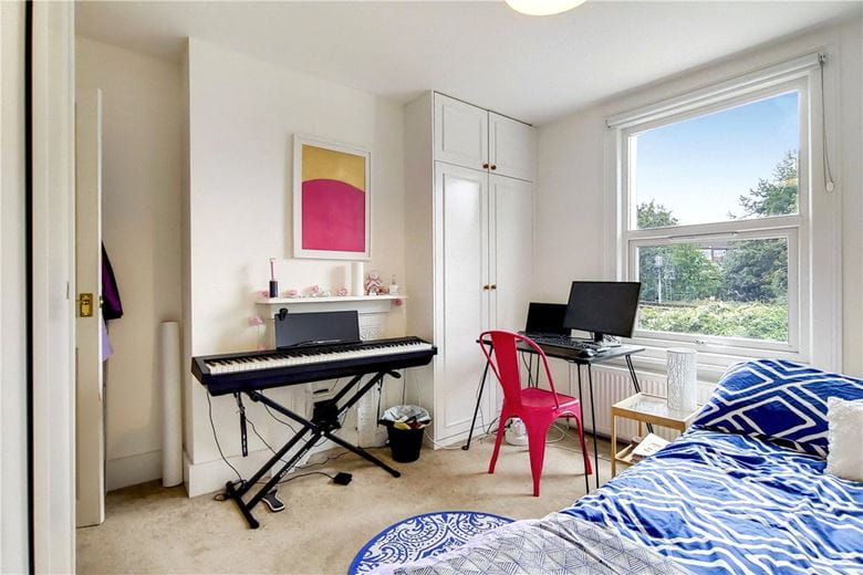 2 bedroom house, Beverley Path, London SW13 - Available