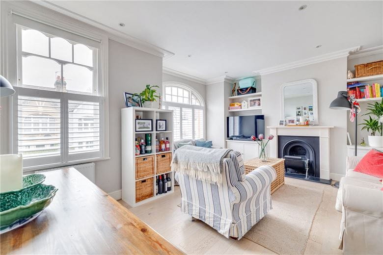 2 bedroom maisonette, Replingham Road, London SW18 - Sold STC