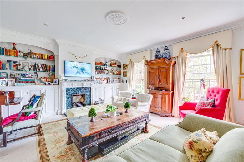 4 bedroom house, Beaufort Close, London SW15 - Available