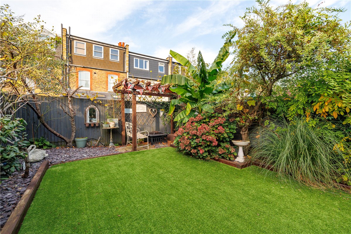 4 bedroom house, Replingham Road, London SW18 - Sold