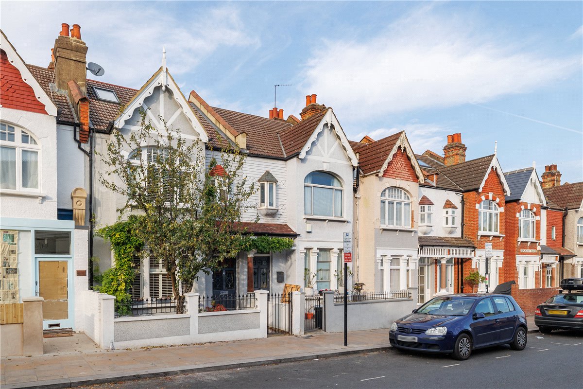 4 bedroom house, Replingham Road, London SW18 - Sold