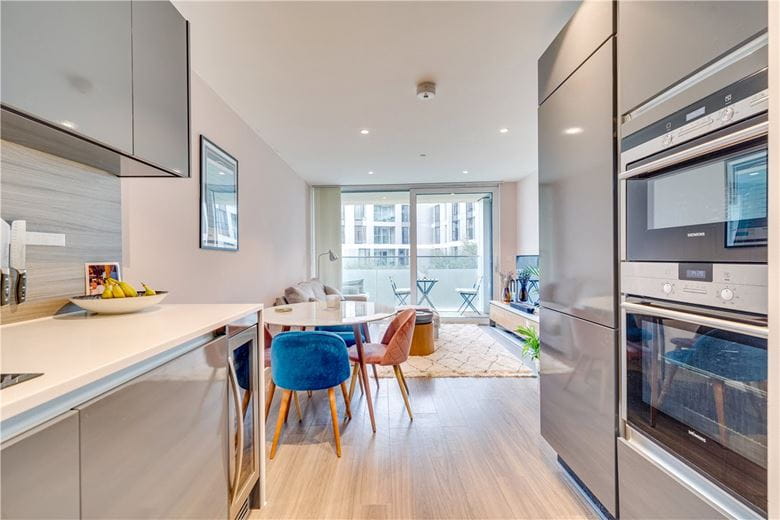 1 bedroom flat, Buckhold Road, London SW18 - Sold STC