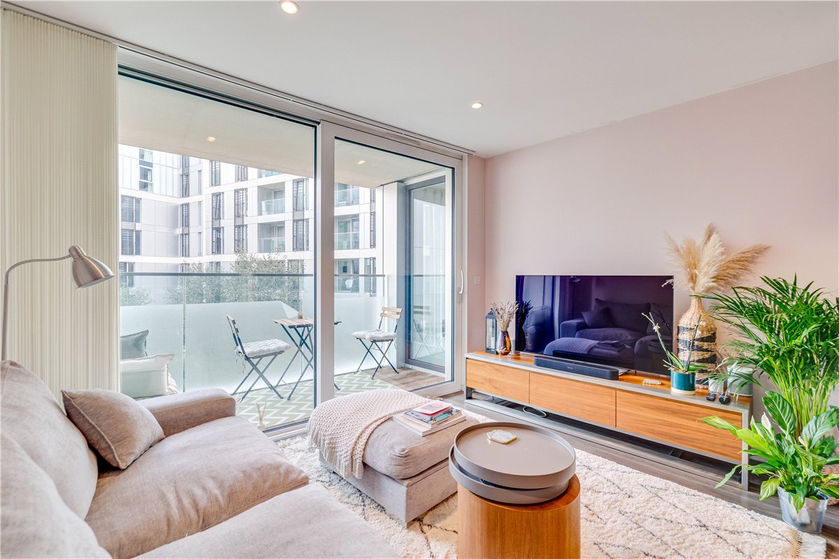1 bedroom flat, Buckhold Road, London SW18 - Sold