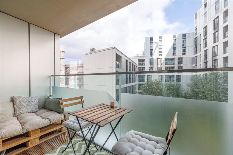 1 bedroom flat, Buckhold Road, London SW18 - Sold
