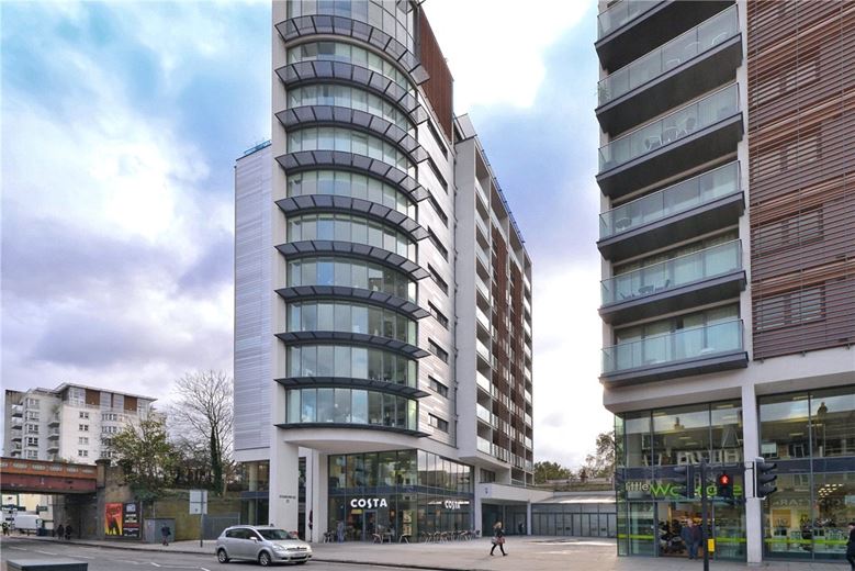 2 bedroom flat, Ireton House, 3 Stamford Square SW15 - Available