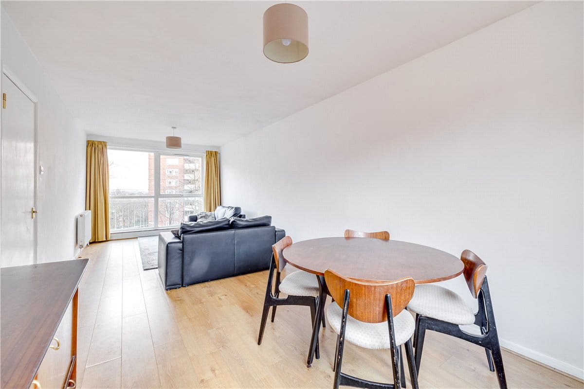 2 bedroom flat, Albert Drive, London SW19 - Sold