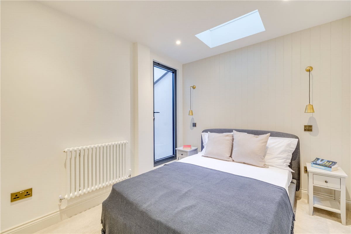 2 bedroom flat, Quicks Road, London SW19 - Sold