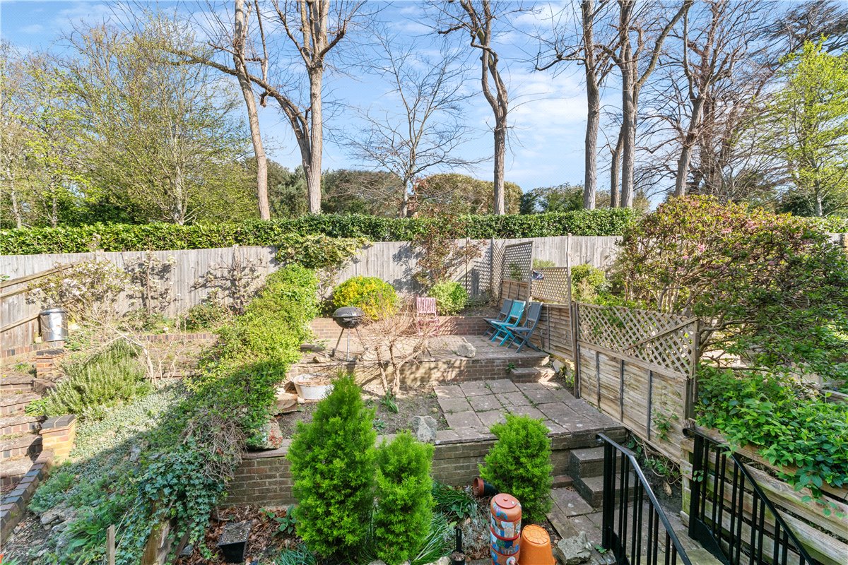 3 bedroom house, Heights Close, Hillview SW20 - Sold STC