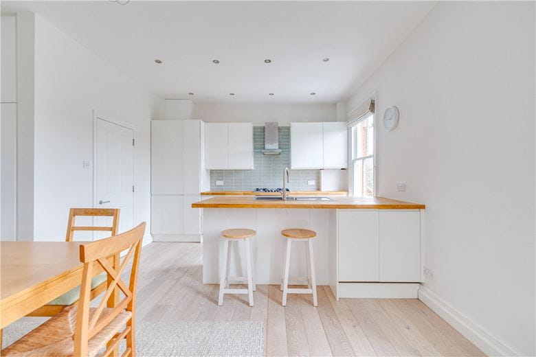 2 bedroom maisonette, Heythorp Street, London SW18 - Sold