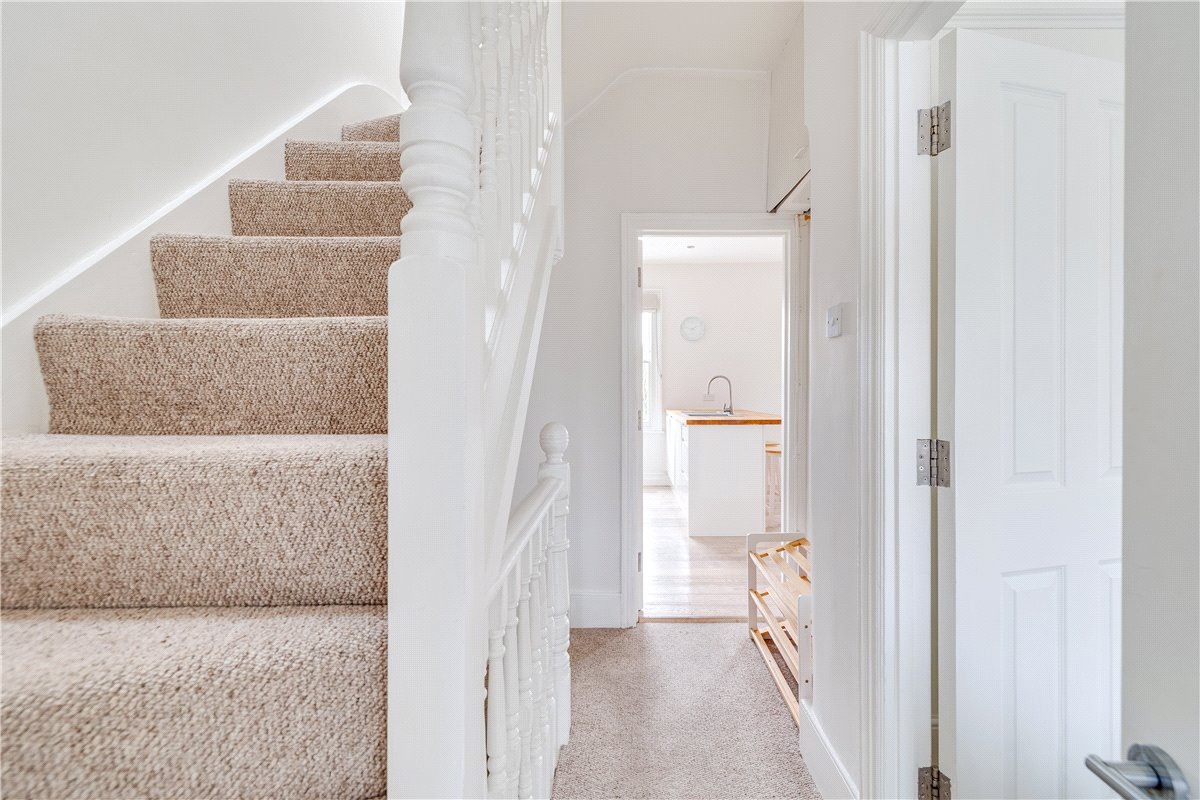 2 bedroom maisonette, Heythorp Street, London SW18 - Sold