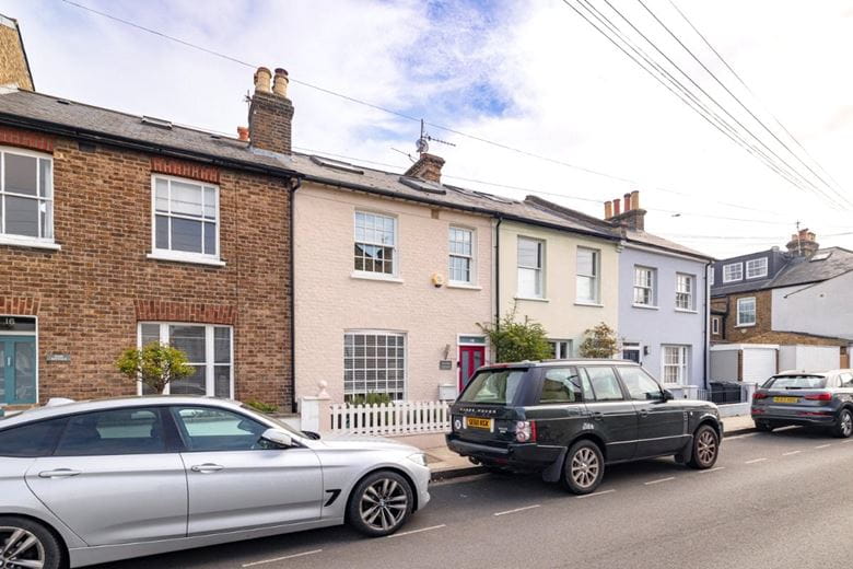 4 bedroom house, Cross Street, London SW13 - Available