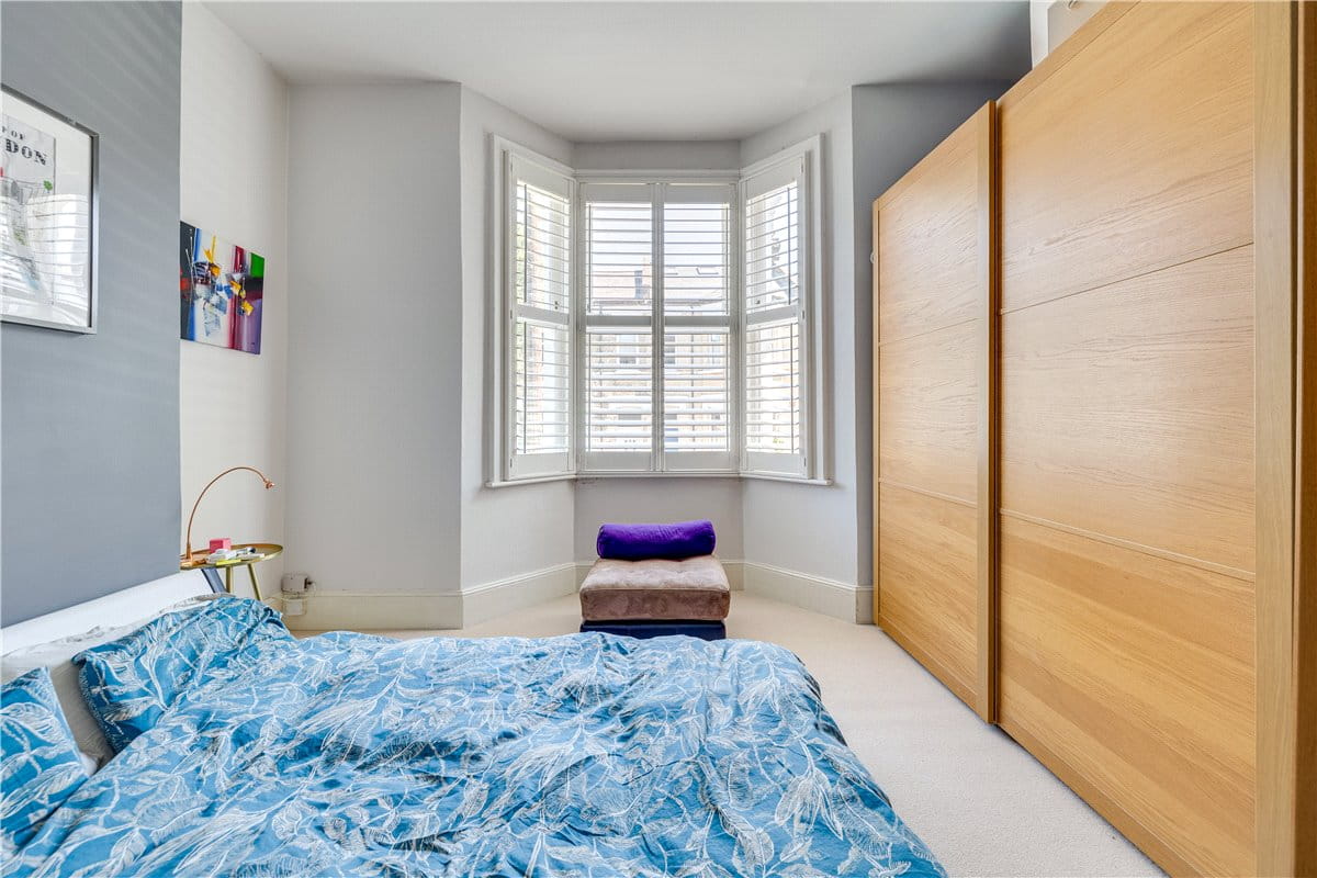 1 bedroom flat, Ringford Road, London SW18 - Available