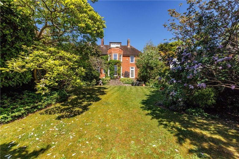 4 bedroom house, Albert Drive, London SW19 - Available
