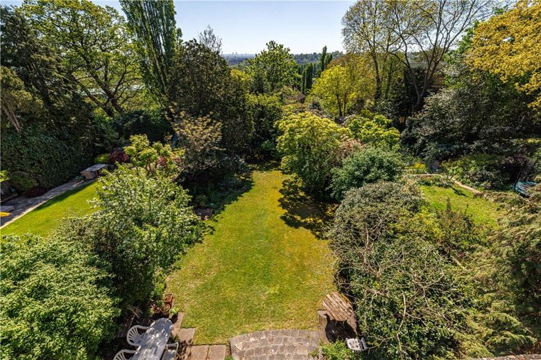 4 bedroom house, Albert Drive, London SW19 - Available