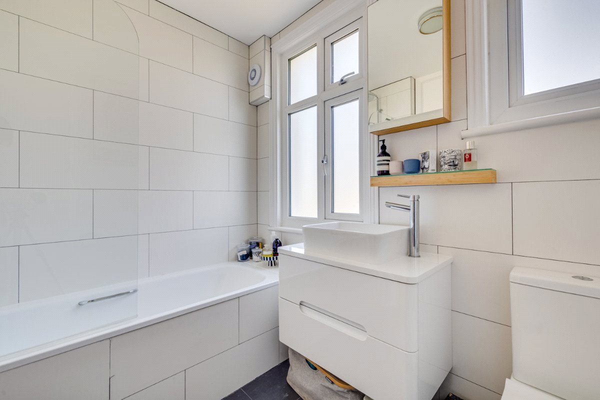 4 bedroom house, Kingsway, London SW14 - Sold STC