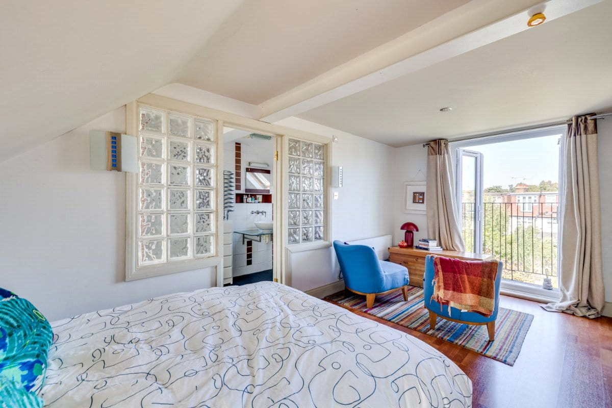 4 bedroom house, Kingsway, London SW14 - Sold STC