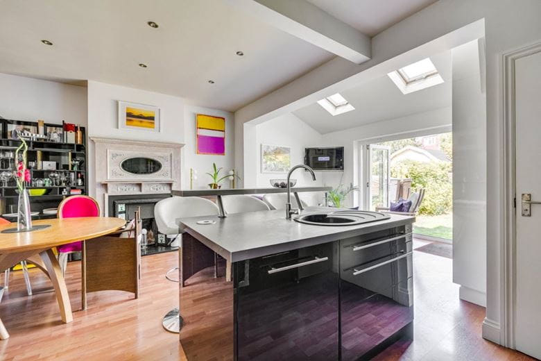 4 bedroom house, Kingsway, London SW14 - Sold STC