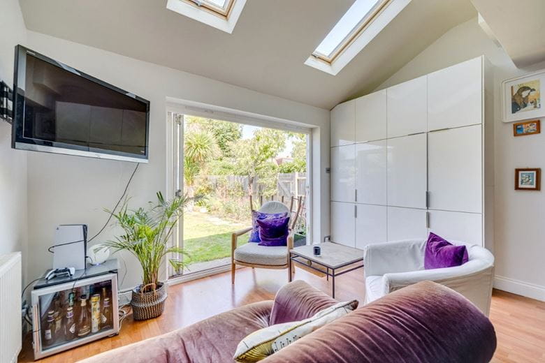 4 bedroom house, Kingsway, London SW14 - Sold STC