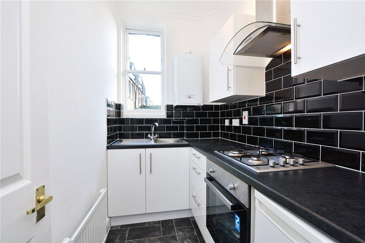 1 bedroom flat, Mortlake High Street, London SW14 - Available