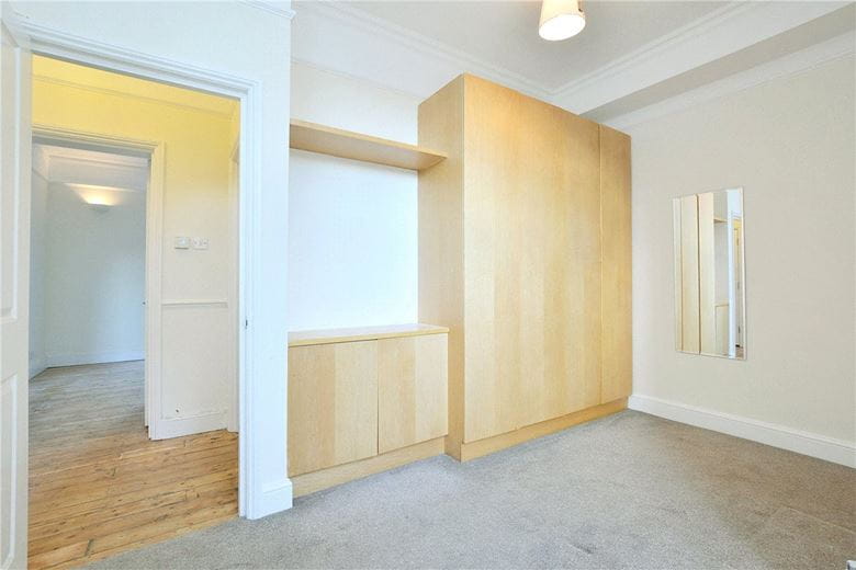 1 bedroom flat, Mortlake High Street, London SW14 - Available