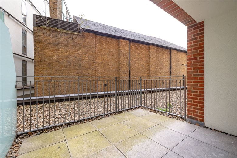 1 bedroom flat, Hardwicks Square, London SW18 - Available