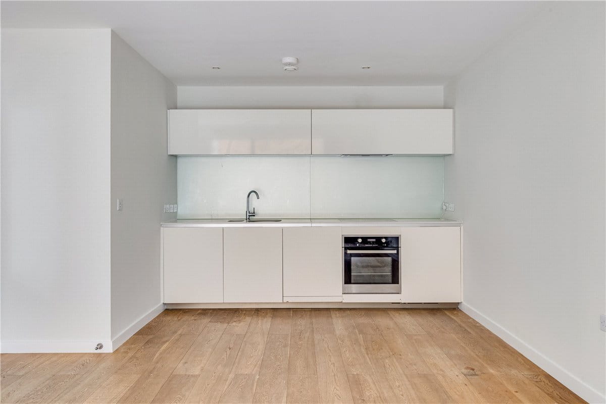 1 bedroom flat, Hardwicks Square, London SW18 - Available