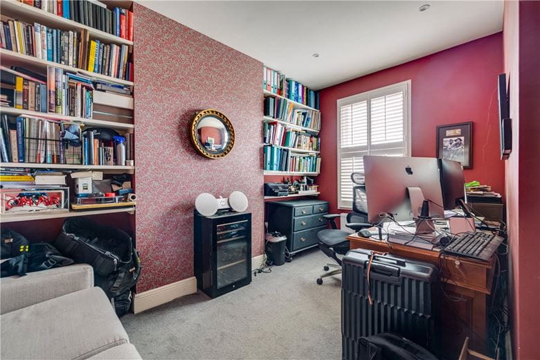 4 bedroom house, Elborough Street, London SW18 - Available