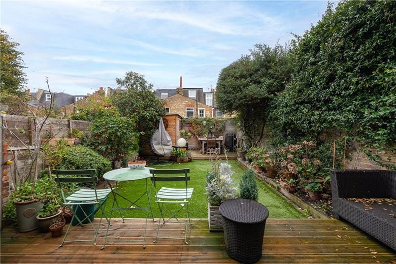 4 bedroom house, Elborough Street, London SW18 - Available