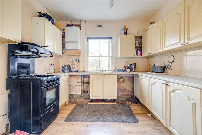 3 bedroom house, Longfield Street, London SW18 - Available