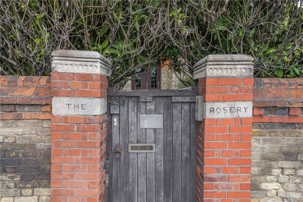  bedroom house, Roehampton Vale, London SW15 - Available