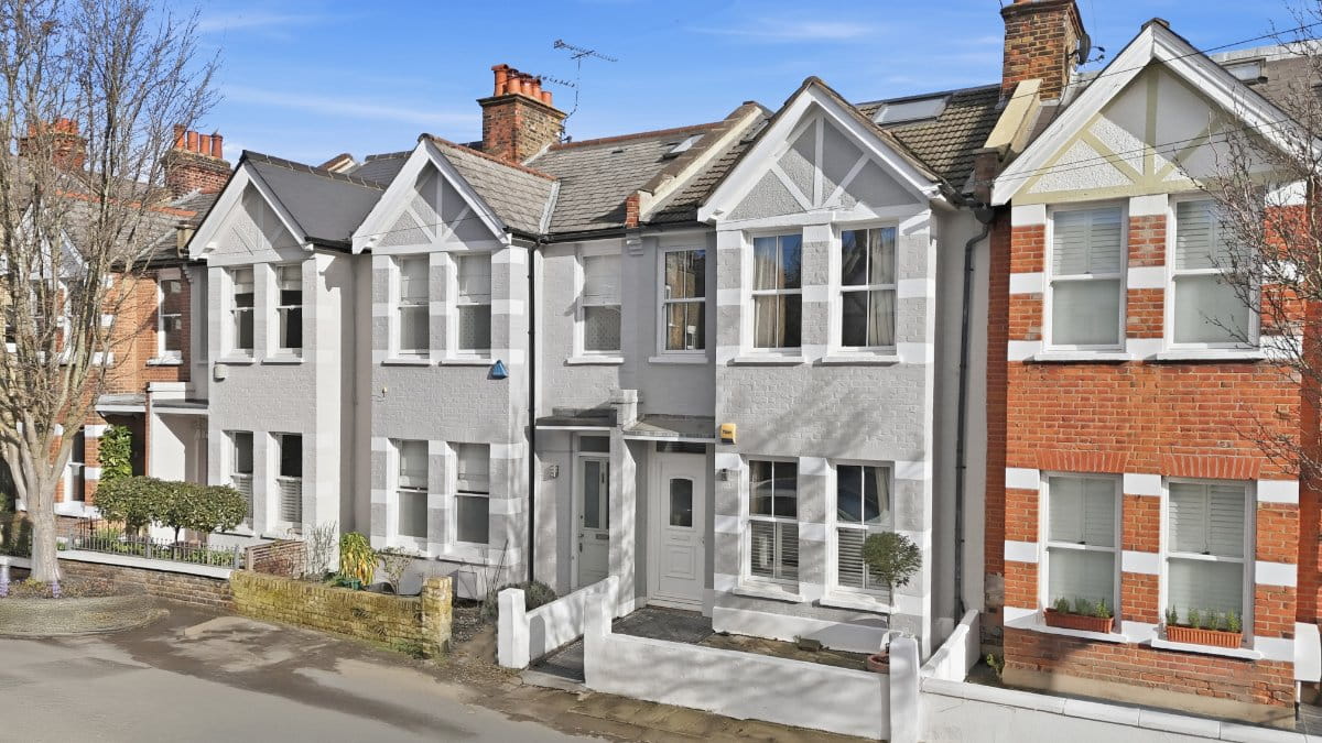 4 bedroom house, Second Avenue, London SW14 - Available