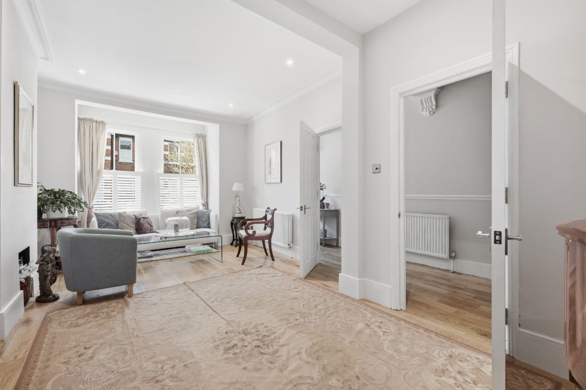 4 bedroom house, Second Avenue, London SW14 - Available