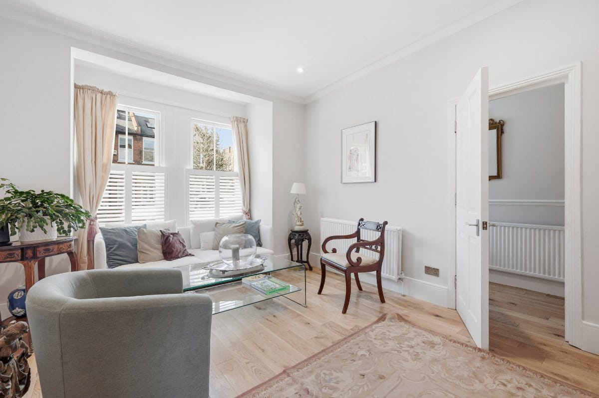 4 bedroom house, Second Avenue, London SW14 - Available