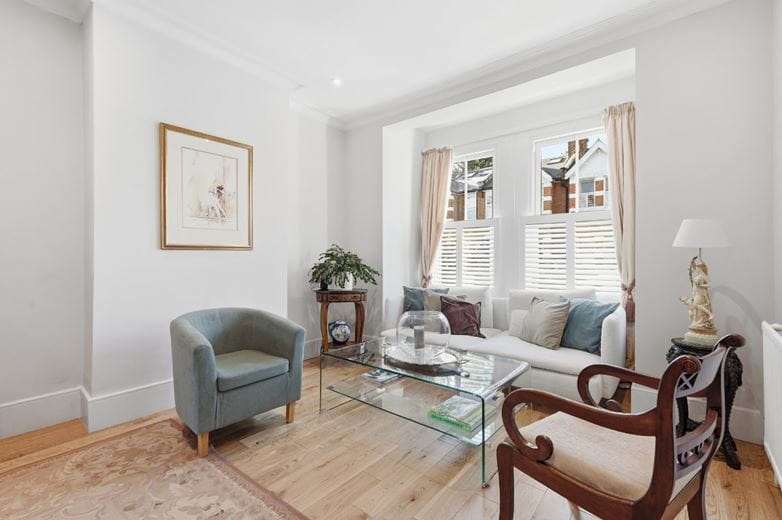 4 bedroom house, Second Avenue, London SW14 - Available